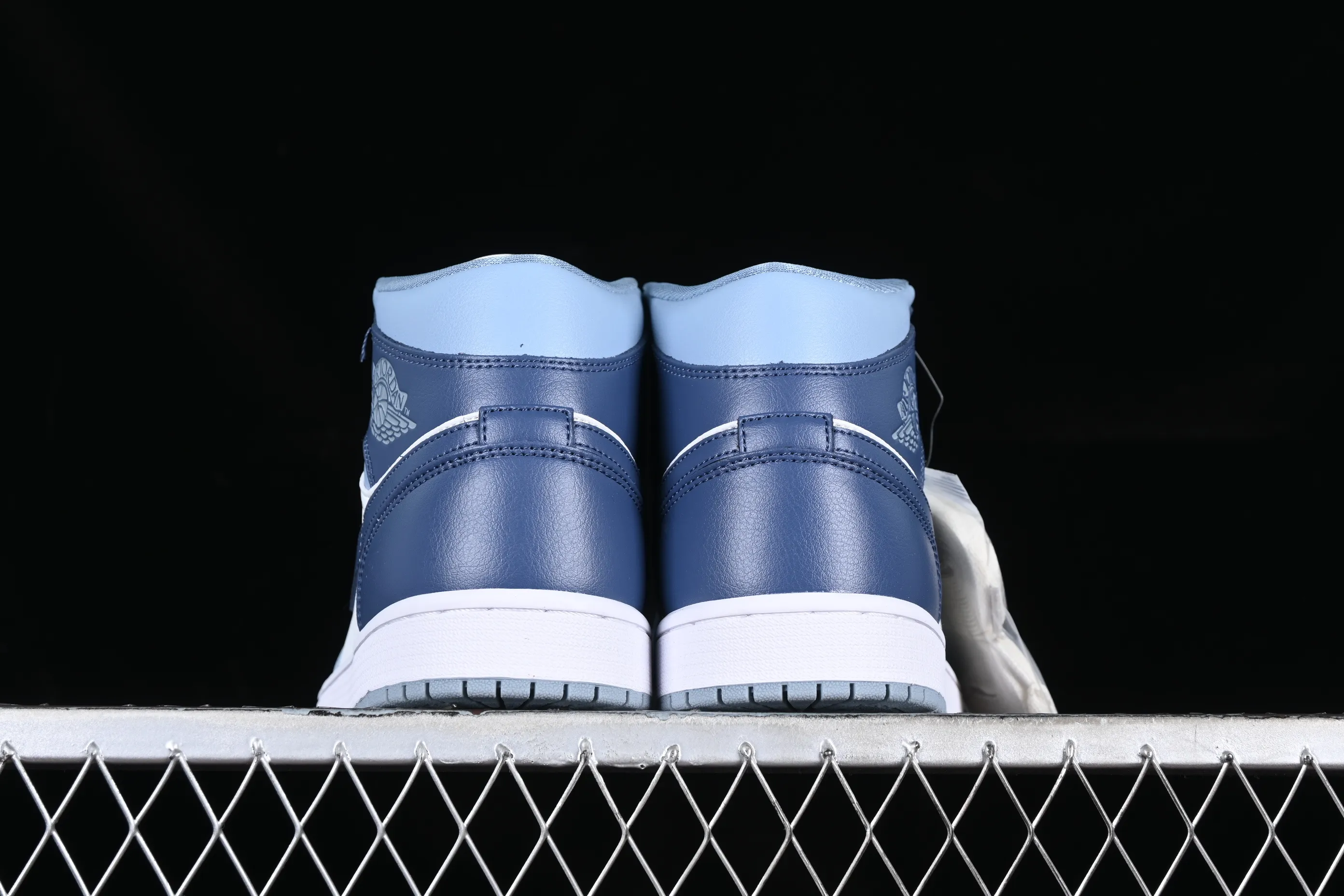 All categories Air Jordan Jordan series basketball shoes Air Jordan 1 Mid Air Jordan 1 Mid AJ1 Joe 1 white and blue Chinese culture and leisure sneakers BQ6472-140